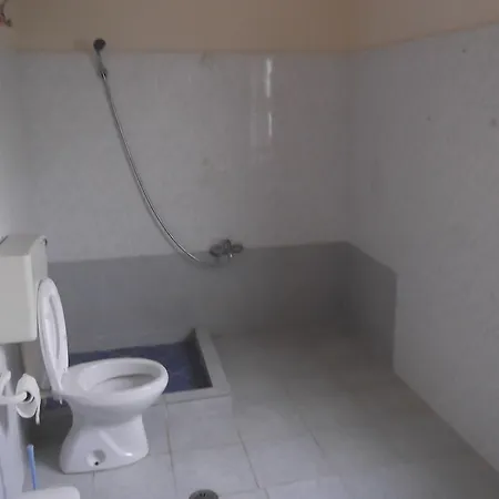 Hostel Gjika *