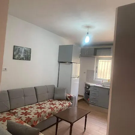 Hostel Gjika *